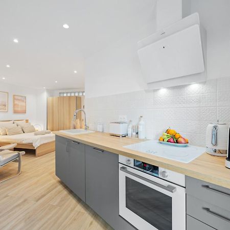 Appartement Bord De Mer « La Petite Ma-Line » Кань-сюр-Мер Экстерьер фото