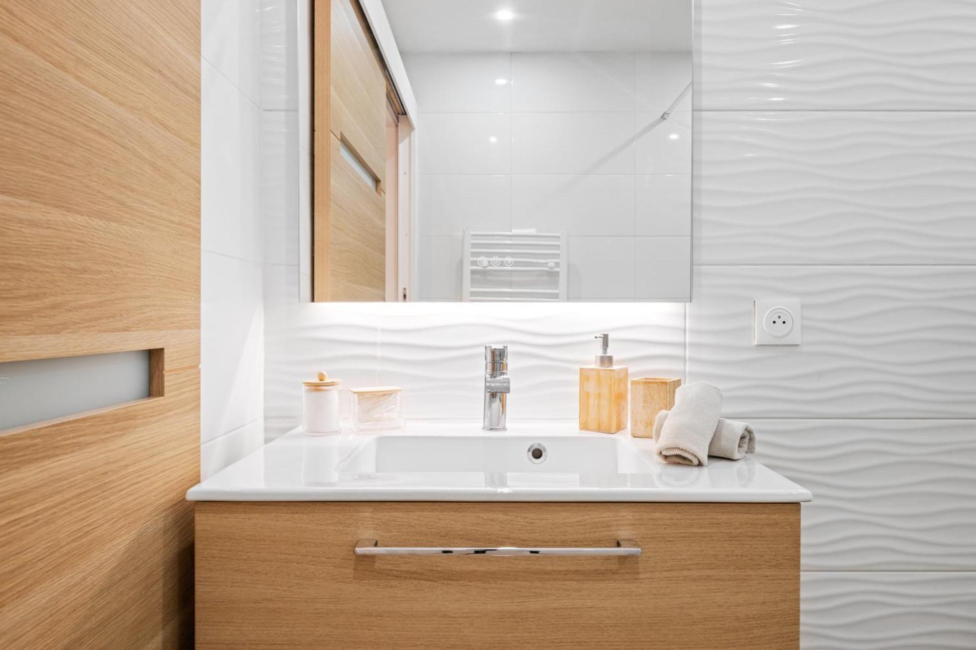 Appartement Bord De Mer « La Petite Ma-Line » Кань-сюр-Мер Экстерьер фото